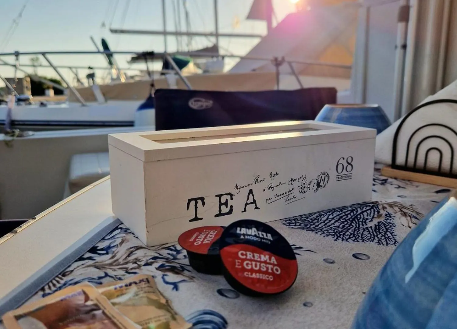 Scoglietto Fiumicino, Aperitivo E Colazione Incluse - Bici Comprese Nel Prezzo- Barca A Motore Botel